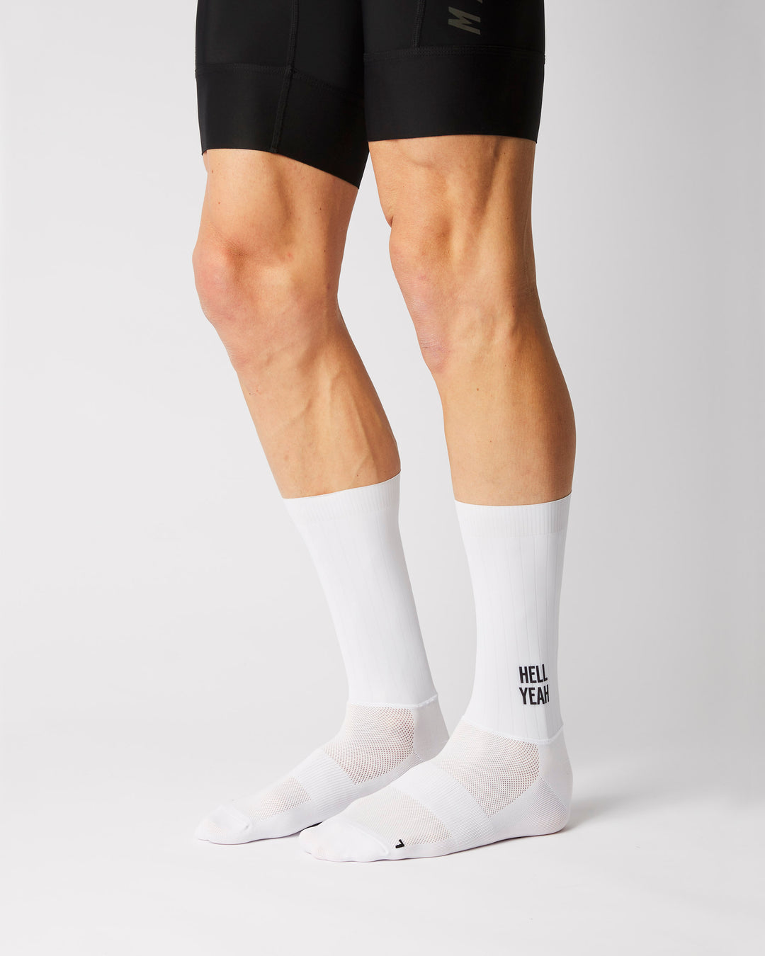 FINGERSCROSSED - Chaussettes AERO ICONIC HELL YEAH